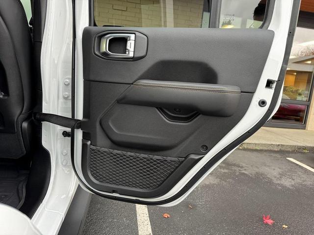 Photo of 2024 Bright White Clearcoat Jeep Wrangler