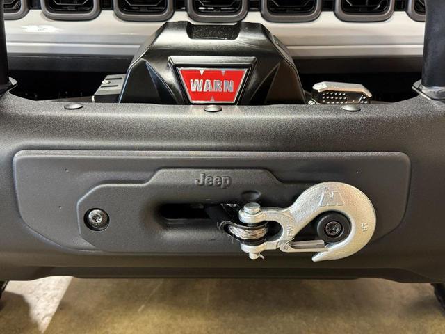 Photo of 2024 Bright White Clearcoat Jeep Wrangler