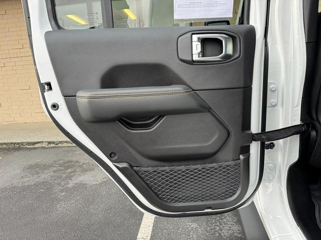 Photo of 2024 Bright White Clearcoat Jeep Wrangler
