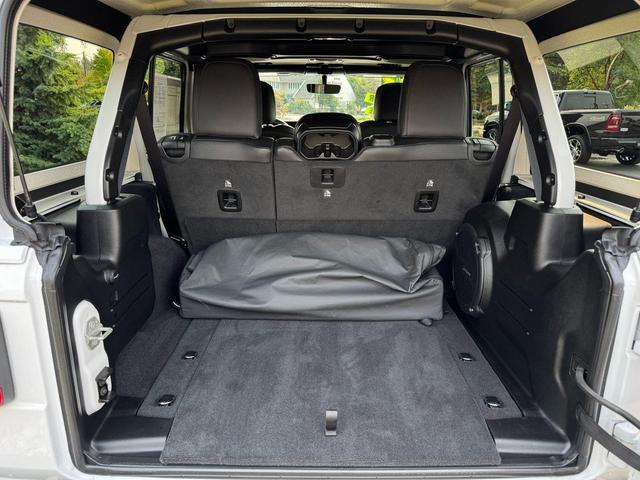 Photo of 2023 Bright White Clearcoat Jeep Wrangler