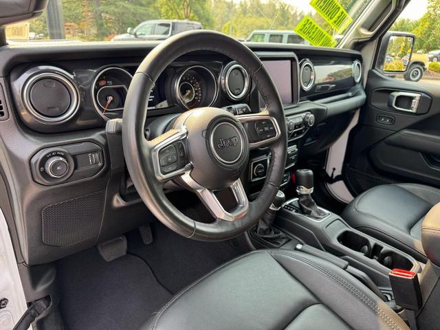 Photo of 2023 Bright White Clearcoat Jeep Wrangler