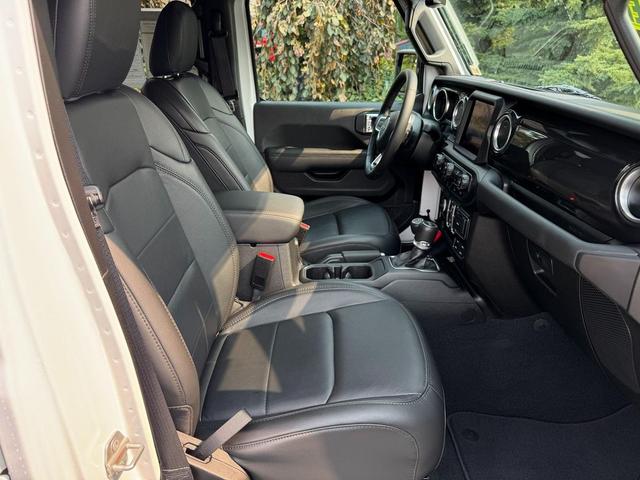 Photo of 2023 Bright White Clearcoat Jeep Wrangler