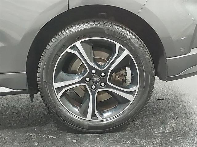 Photo of 2019 Magnetic Metallic Ford Edge
