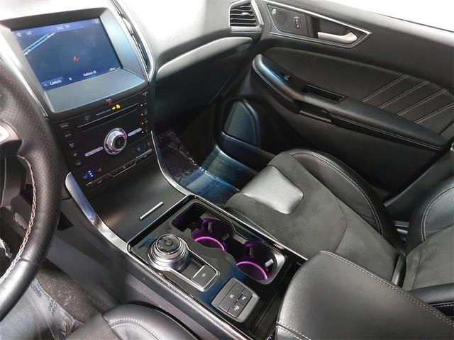 Photo of 2019 Magnetic Metallic Ford Edge