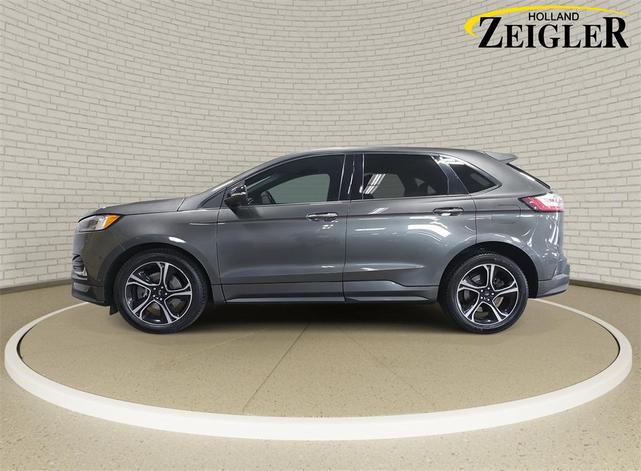 Photo of 2019 Magnetic Metallic Ford Edge
