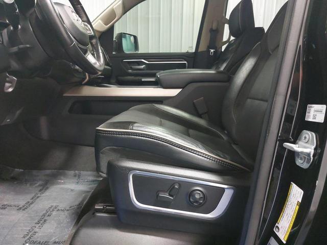 Photo of 2020 Diamond Black Crystal Pearlcoat RAM 1500