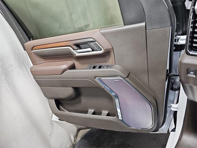Photo of 2024 White Frost Tricoat GMC Sierra 3500