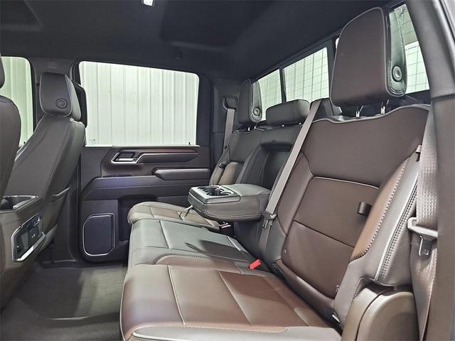 Photo of 2024 White Frost Tricoat GMC Sierra 3500