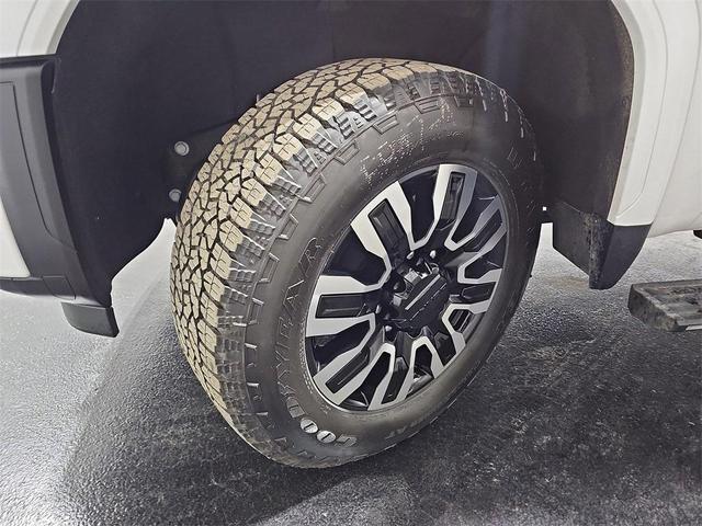 Photo of 2024 White Frost Tricoat GMC Sierra 3500