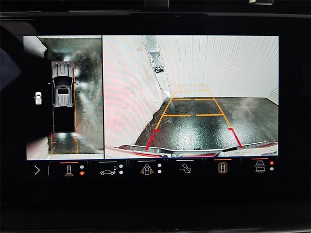 Photo of 2024 White Frost Tricoat GMC Sierra 3500