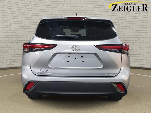Photo of 2024 Celestial Silver Metallic Toyota Highlander