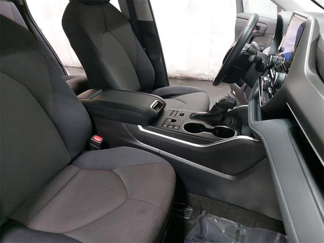 Photo of 2024 Celestial Silver Metallic Toyota Highlander