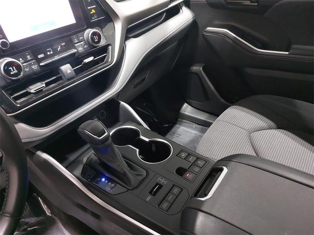 Photo of 2024 Celestial Silver Metallic Toyota Highlander