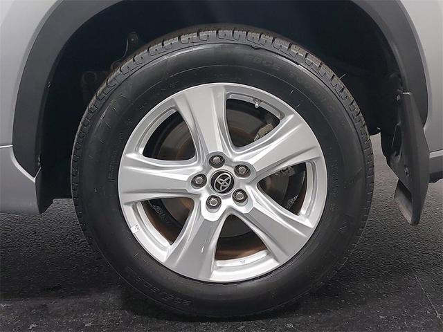 Photo of 2024 Celestial Silver Metallic Toyota Highlander
