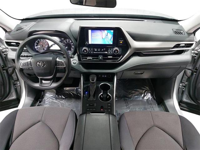Photo of 2024 Celestial Silver Metallic Toyota Highlander