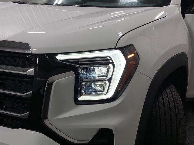 Photo of 2026 Summit White GMC Terrain