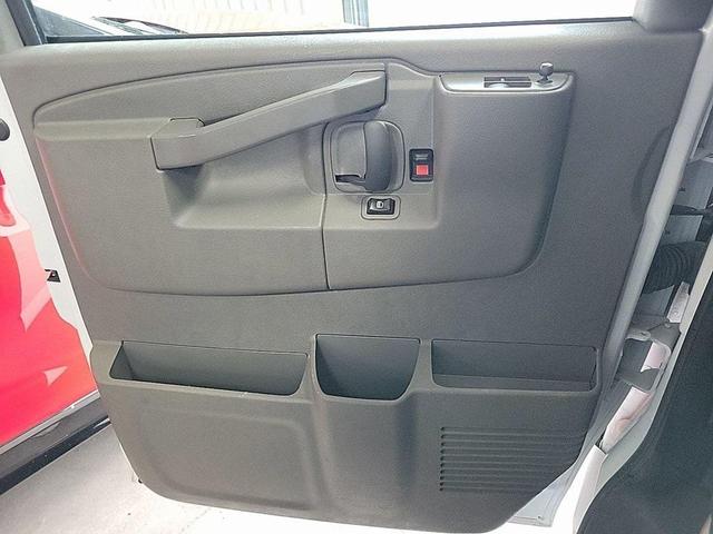 Photo of 2023 Summit White GMC Savana 2500