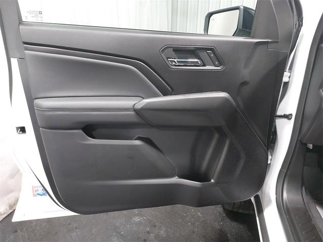 Photo of 2025 Summit White GMC Canyon