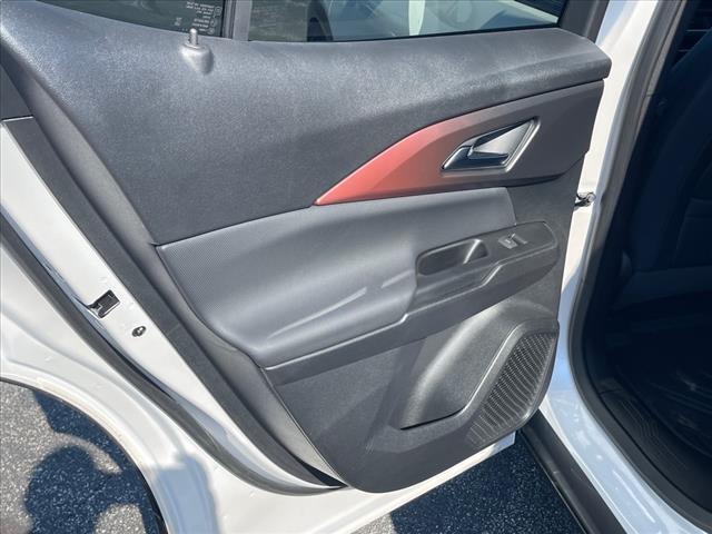 Photo of 2024 Iridescent Pearl Tricoat Chevrolet Equinox EV