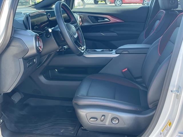 Photo of 2024 Iridescent Pearl Tricoat Chevrolet Equinox EV