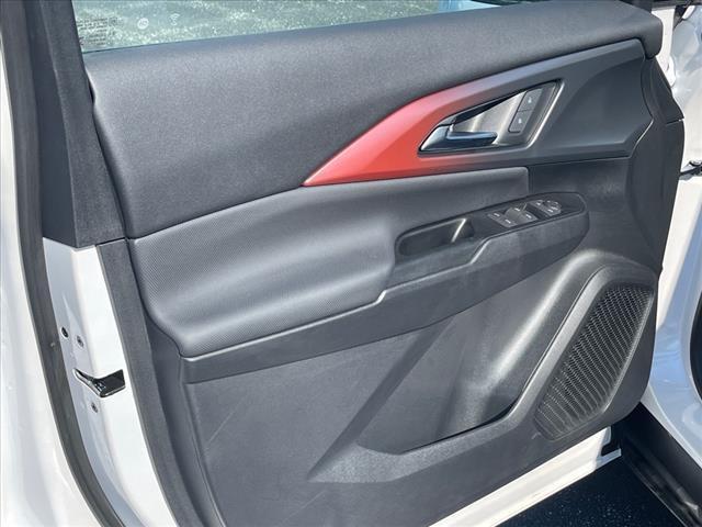 Photo of 2024 Iridescent Pearl Tricoat Chevrolet Equinox EV