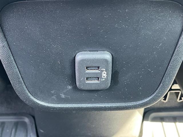 Photo of 2019 Summit White Chevrolet Equinox