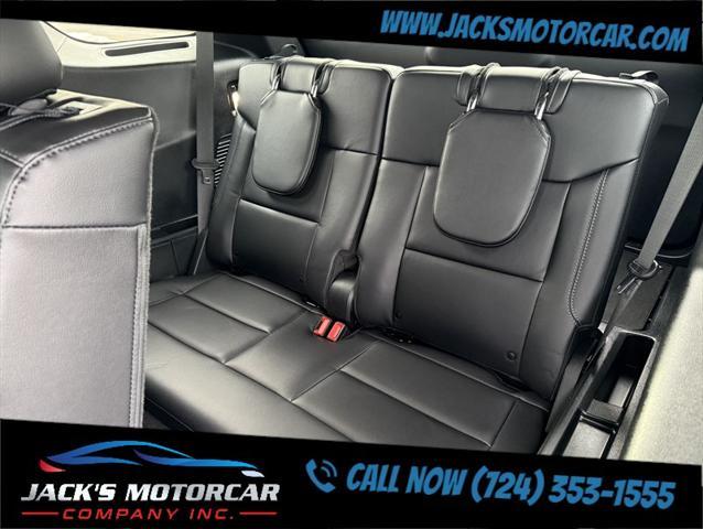 Photo of 2024 Agate Black Metallic Ford Explorer