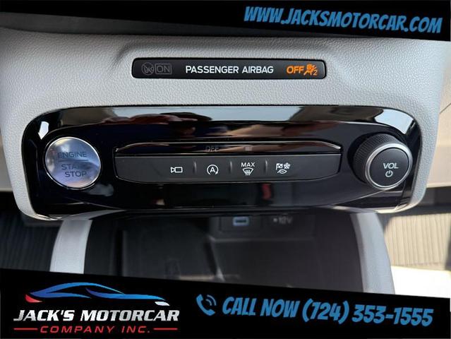 Photo of 2023 Star White Metallic Tri-Coat Ford Escape