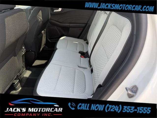 Photo of 2023 Star White Metallic Tri-Coat Ford Escape
