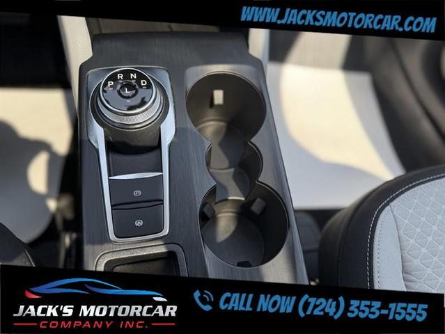 Photo of 2023 Star White Metallic Tri-Coat Ford Escape