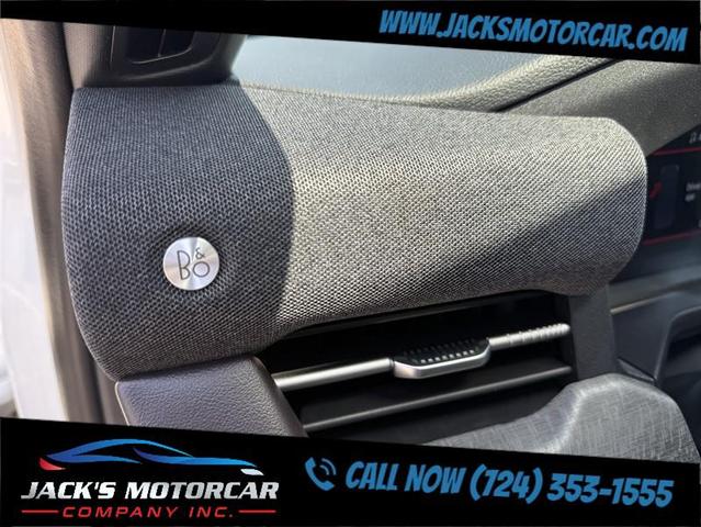 Photo of 2025 Star White Metallic Tri-Coat Ford Explorer