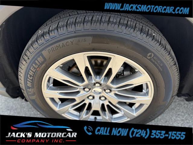 Photo of 2025 Star White Metallic Tri-Coat Ford Explorer