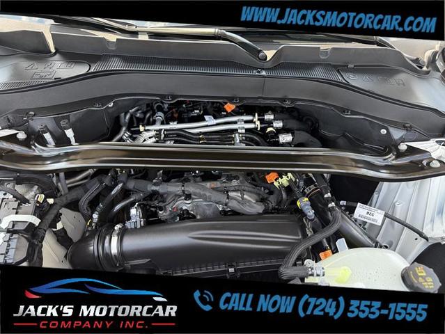 Photo of 2025 Star White Metallic Tri-Coat Ford Explorer