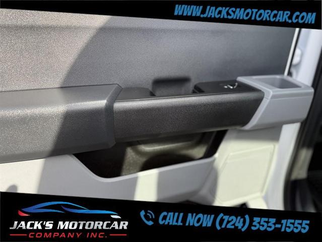 Photo of 2024 Oxford White Ford F-250