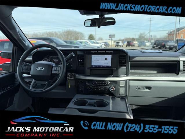 Photo of 2024 Oxford White Ford F-250