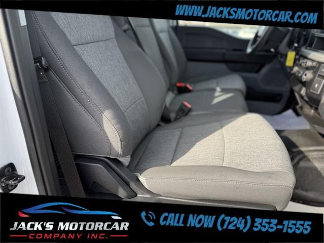 Photo of 2024 Oxford White Ford F-250