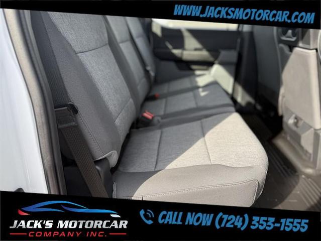 Photo of 2024 Oxford White Ford F-250