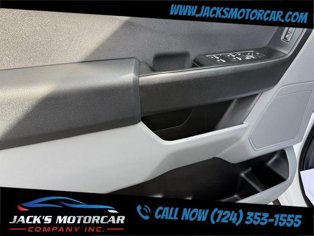Photo of 2024 Oxford White Ford F-250