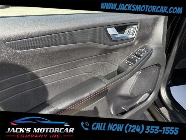Photo of 2023 Agate Black Metallic Ford Escape