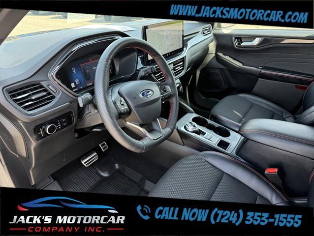 Photo of 2023 Agate Black Metallic Ford Escape