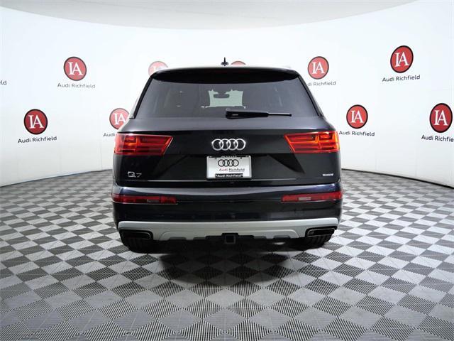 Photo of 2019 Orca Black Metallic Audi Q7