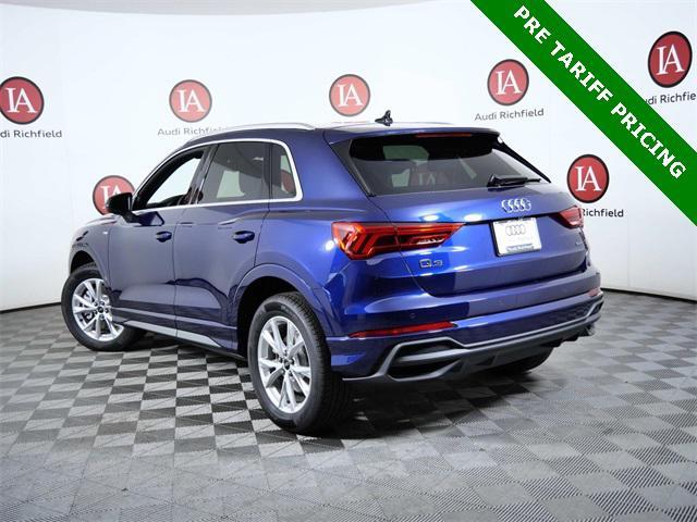 Photo of 2025 Navarra Blue Metallic Audi Q3