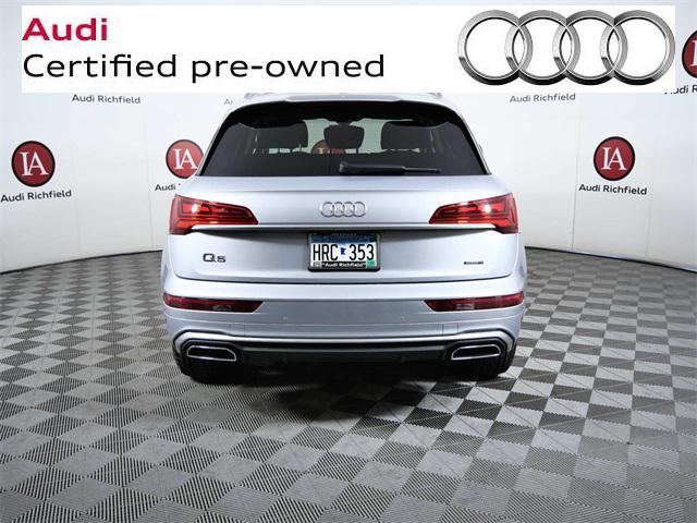 Photo of 2022 Florett Silver Metallic Audi Q5