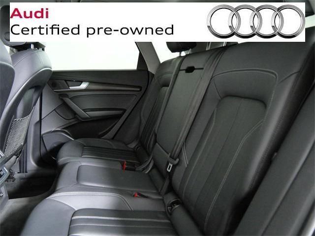 Photo of 2022 Florett Silver Metallic Audi Q5