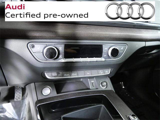 Photo of 2022 Florett Silver Metallic Audi Q5