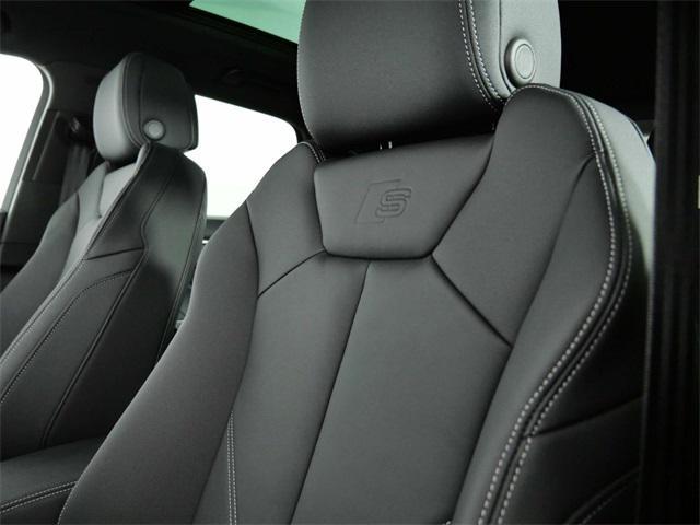 Photo of 2025 Mythos Black Metallic Audi Q3
