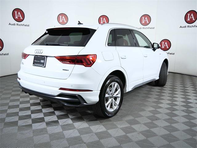 Photo of 2022 White Audi Q3