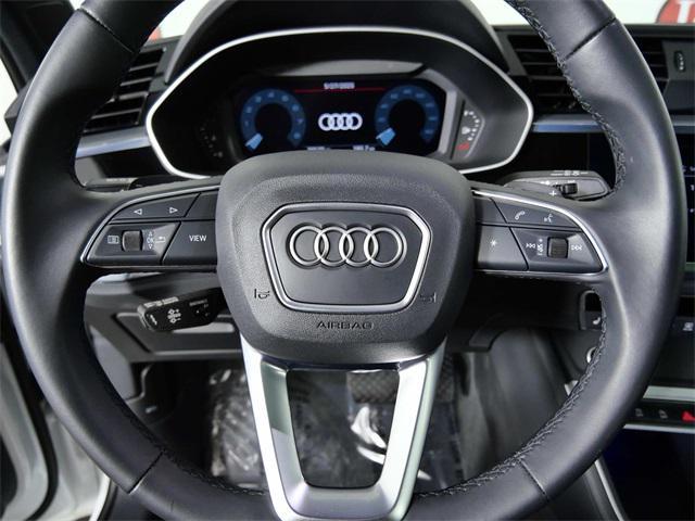 Photo of 2022 White Audi Q3