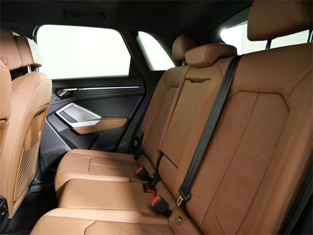 Photo of 2022 White Audi Q3