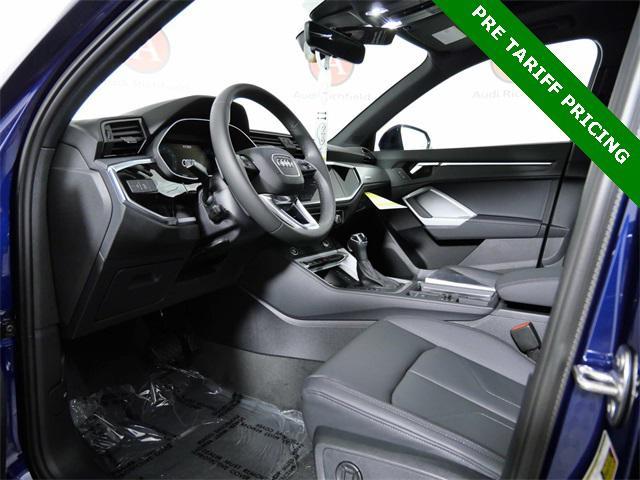 Photo of 2025 Navarra Blue Metallic Audi Q3